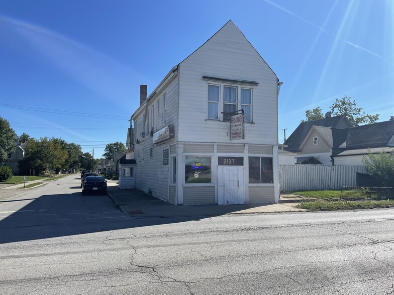 More Photos Of 2137 S Meridian St, Indianapolis Bar For Sale