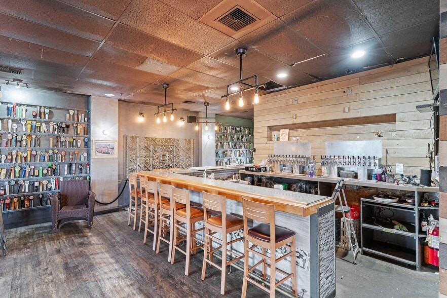 More Photos Of 351 Park Ave N, Renton Restaurant For Sale