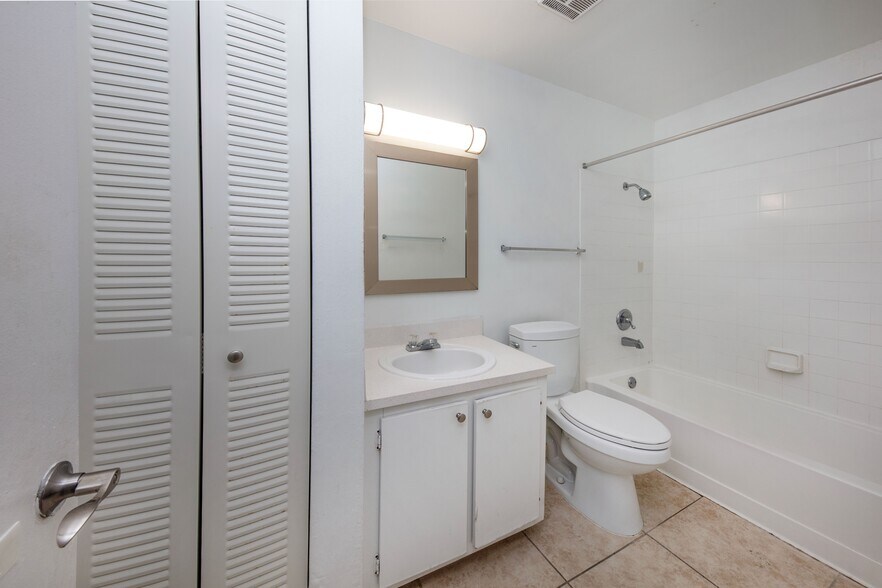 More Photos Of 361 NE 191st St, Miami Apartments For Sale