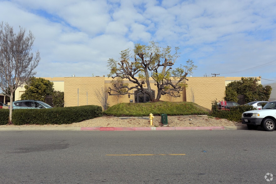 More Photos Of 13727 Excelsior Dr, Santa Fe Springs Warehouse For Lease