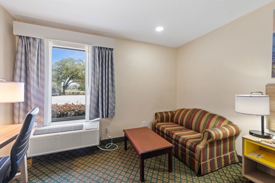 More Photos Of 1251 E Laurel Ave, Eunice Hotel For Sale