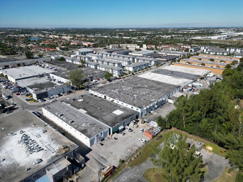 More Photos Of 7555-7575 W 2nd Ct, Hialeah Warehouse For Sale
