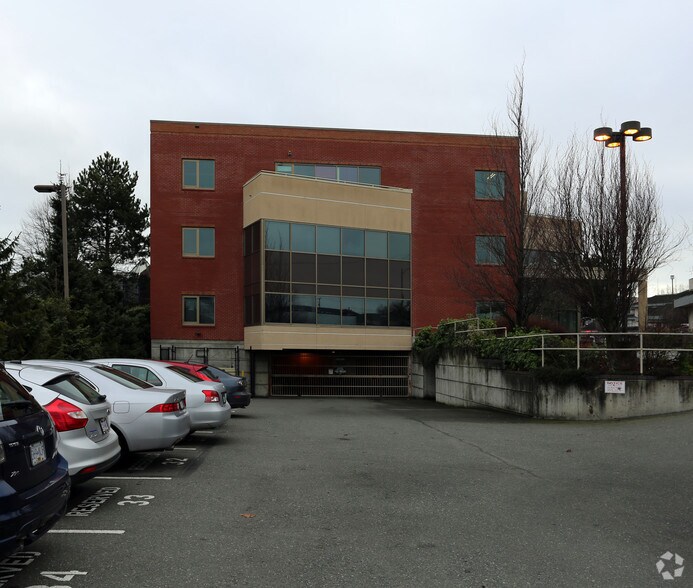 More Photos Of 710 Redbrick St, Victoria Office For Sale