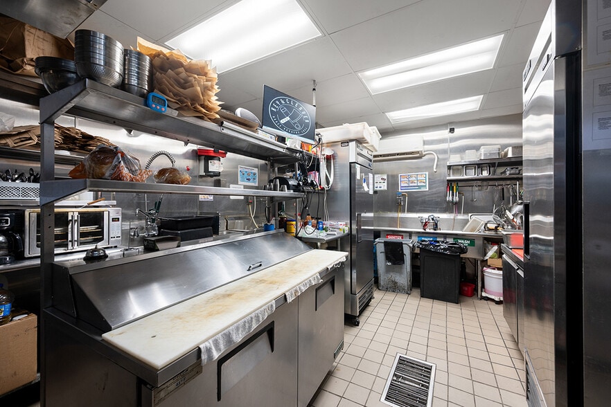 More Photos Of 4727 University Ave, San Diego Restaurant For Sale