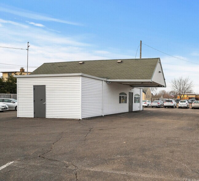 More Photos Of 370 W Maryland Ave, Saint Paul Auto Dealership For Sale