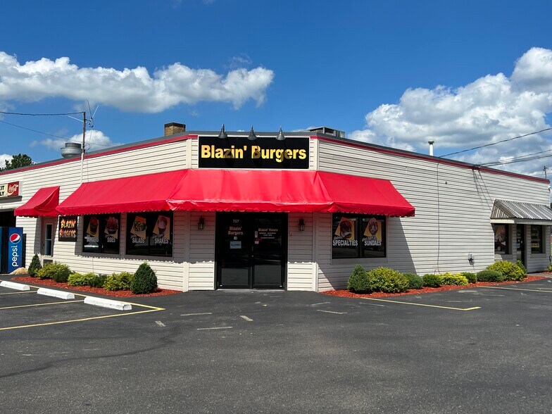 Primary Photo Of 707 N Crater Ave, Dover Restaurant For Sale