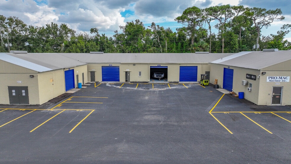 More Photos Of 6152 15th St E, Bradenton Warehouse For Lease