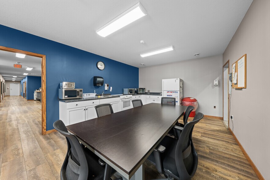 More Photos Of 6202 402nd St, North Branch Manufacturing For Sale