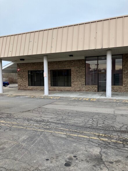 More Photos Of 1020-1060 E Ridge Rd, Rochester General Retail For Sale