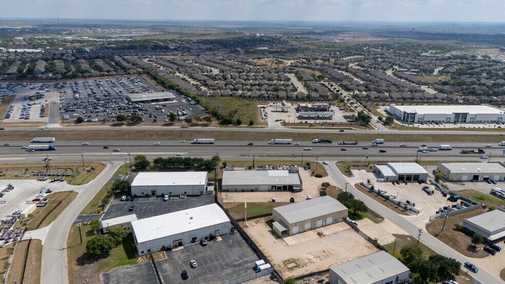 More Photos Of 118 Trademark Dr, Buda Unknown For Lease