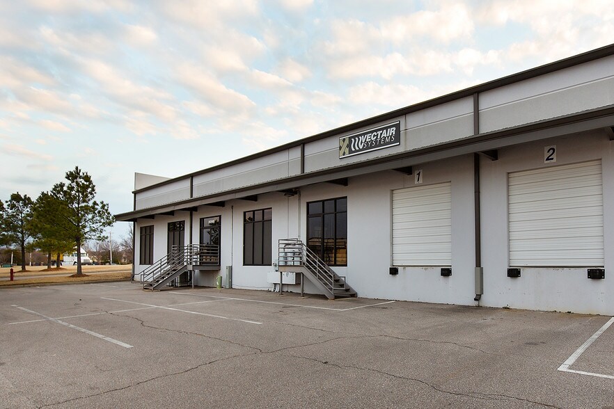 More Photos Of 2093 Thomas Rd, Memphis Unknown For Lease