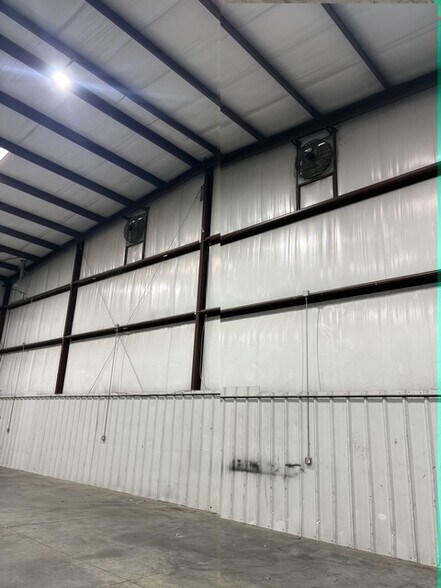 More Photos Of 9708 NW 6th St, Oklahoma City Distribution For Lease