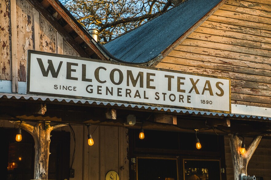 More Photos Of 12528 FM 109, Industry Bar For Sale
