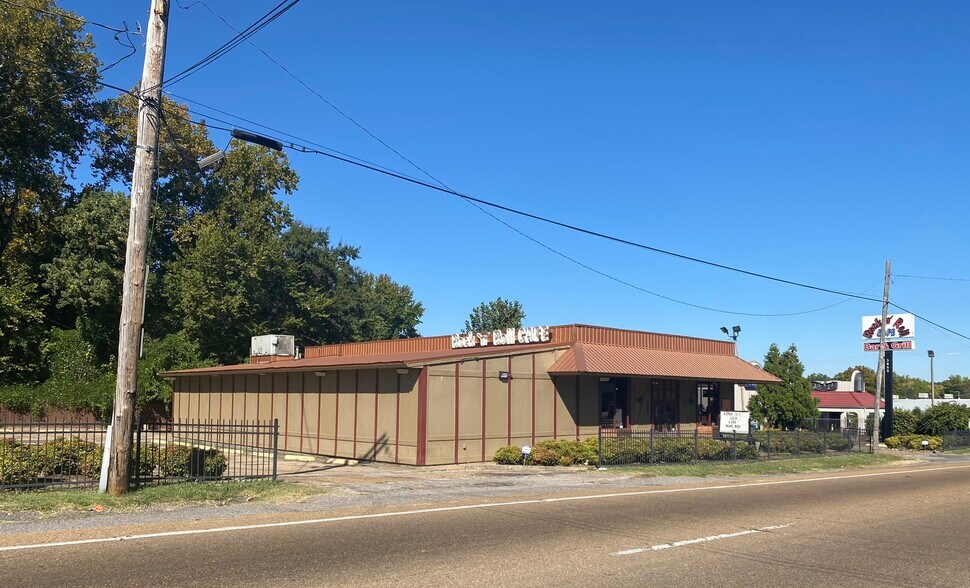 More Photos Of 3855 Elvis Presley Blvd, Memphis Fast Food For Sale