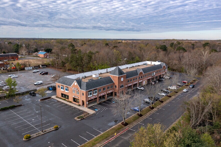 More Photos Of 9375 Chesapeake St, La Plata Storefront Retail Office For Lease