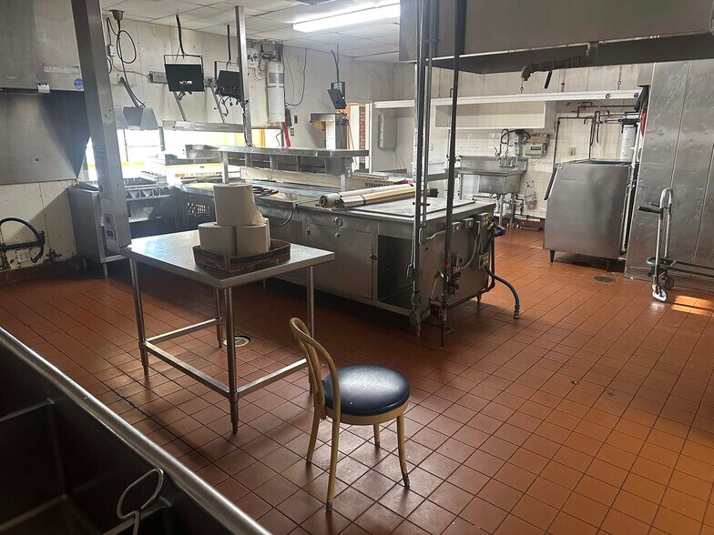 More Photos Of 615 Scranton Carbondale Hwy, Archbald Fast Food For Sale