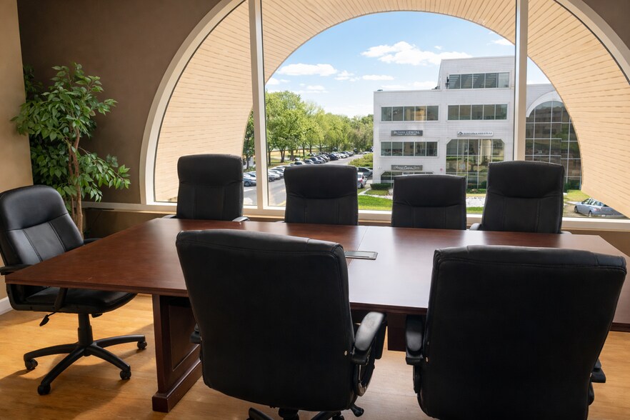 More Photos Of 20 Pidgeon Hill Dr, Sterling Medical For Sale