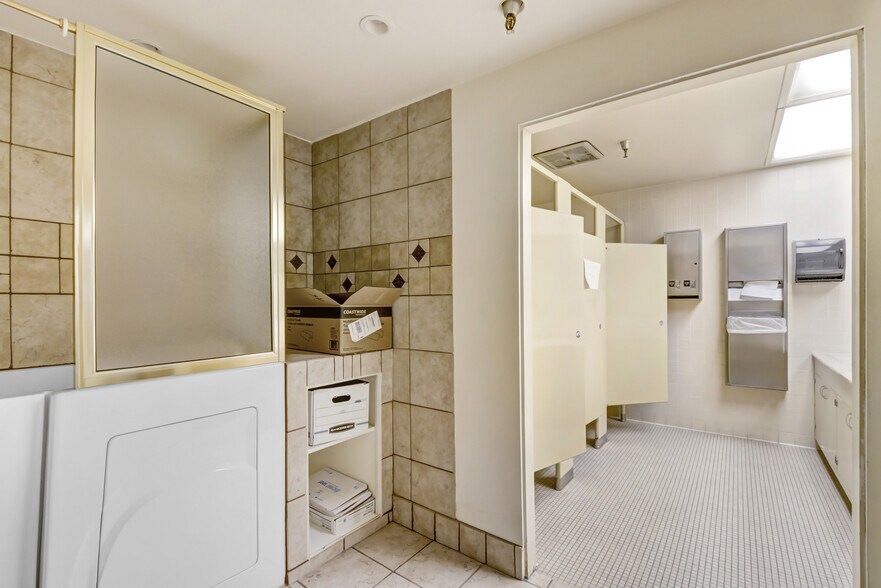 More Photos Of 401 W 4th St, San Bernardino Bank For Sale