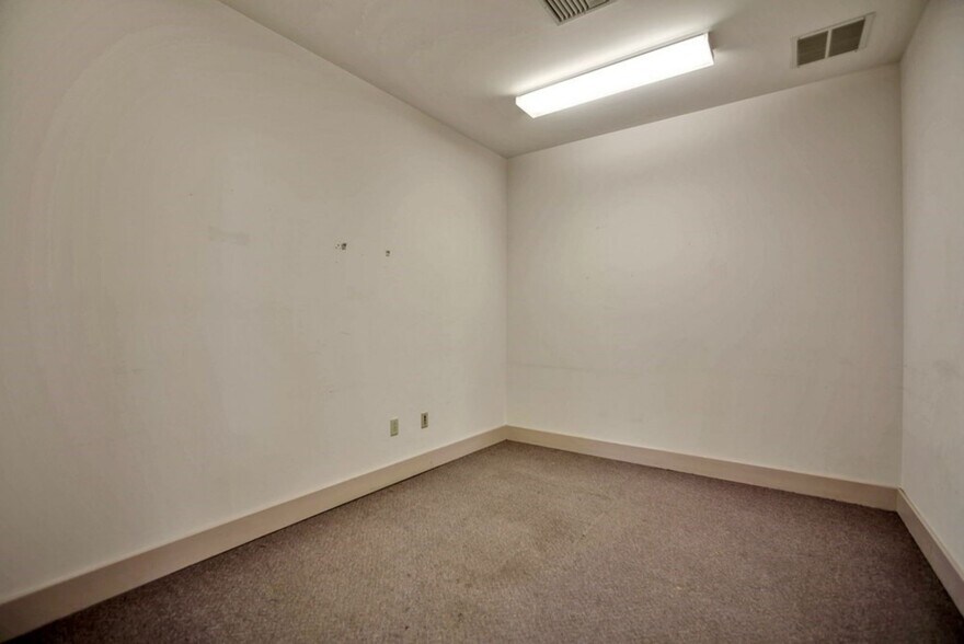 More Photos Of 2 Waln St, Wellsboro Office For Sale