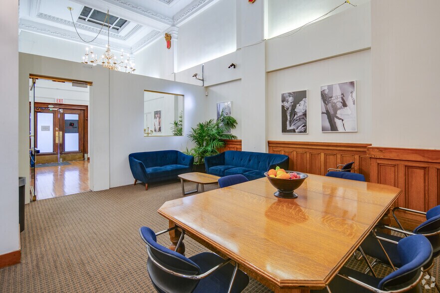 More Photos Of 525 Seymour St, Vancouver Office For Lease