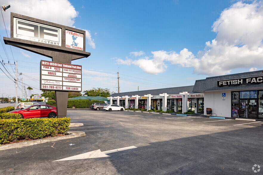 More Photos Of 821-859 E Oakland Park Blvd, Oakland Park Storefront For Lease