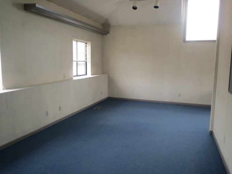 More Photos Of 456 Apple St, Pottstown Warehouse For Lease