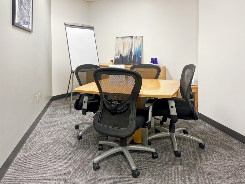 More Photos Of 11111 Katy Fwy, Houston Coworking Space