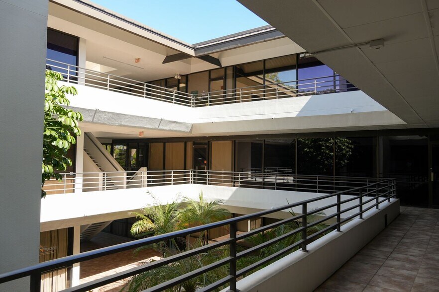 More Photos Of 2477 Stickney Point Rd, Sarasota Office For Sale