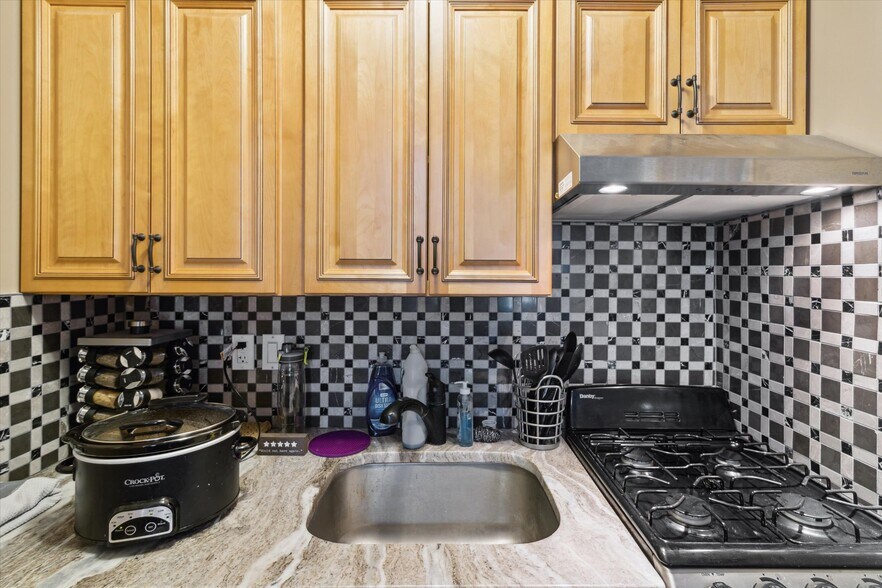 More Photos Of 28080 Waltz Rd, New Boston Restaurant For Sale