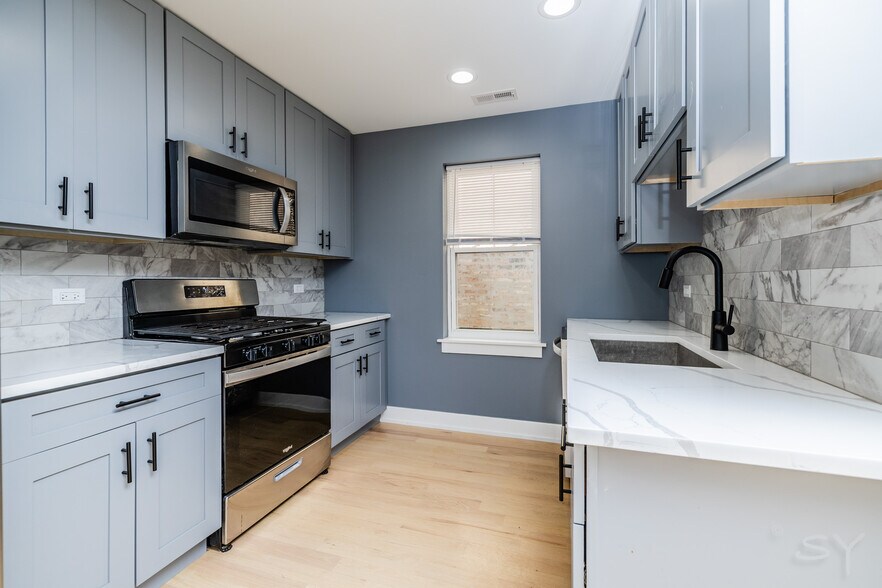More Photos Of 6126 Eberhart ave, Chicago Apartments For Sale