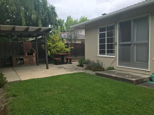 More Photos Of 472 Waverley St, Menlo Park Apartments For Sale