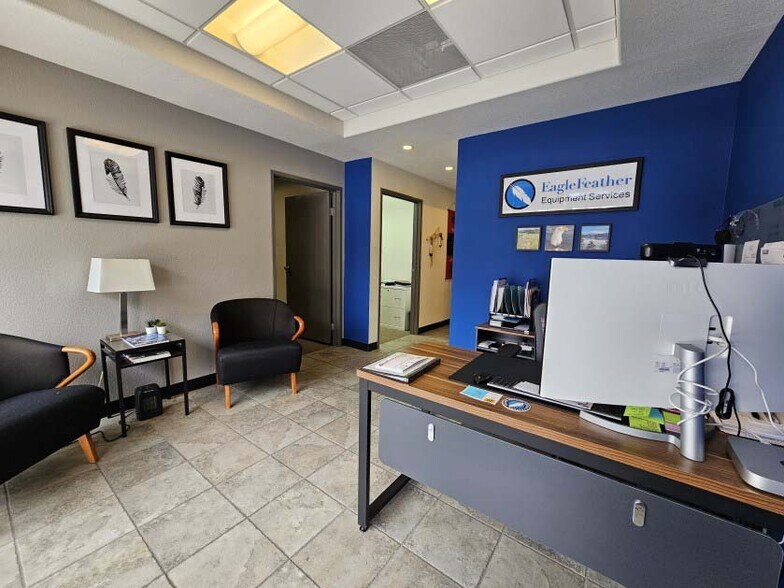 More Photos Of 1501 W Campus Dr, Littleton Flex For Sale