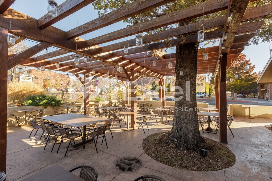 More Photos Of 210 S 100 E, Kanab Restaurant For Sale