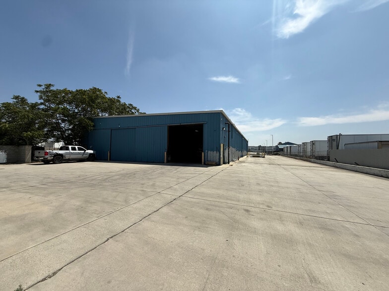 Primary Photo Of 10989 Calabash Ave, Fontana Manufacturing For Sale