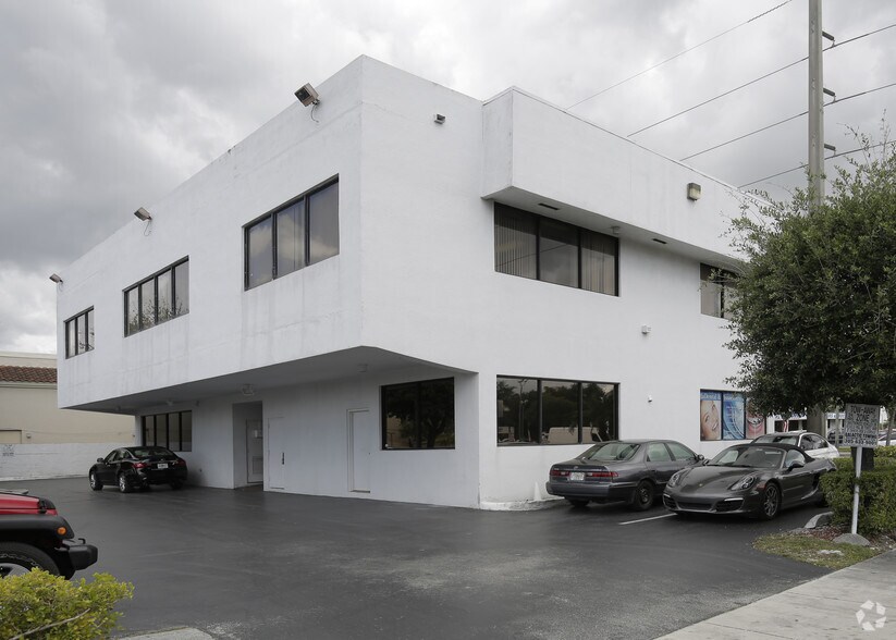 More Photos Of 8100 W Flagler St, Miami Loft Creative Space For Lease