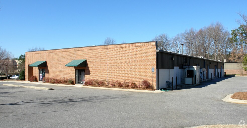 More Photos Of 2621 Spring Forest Rd, Raleigh Freestanding For Lease