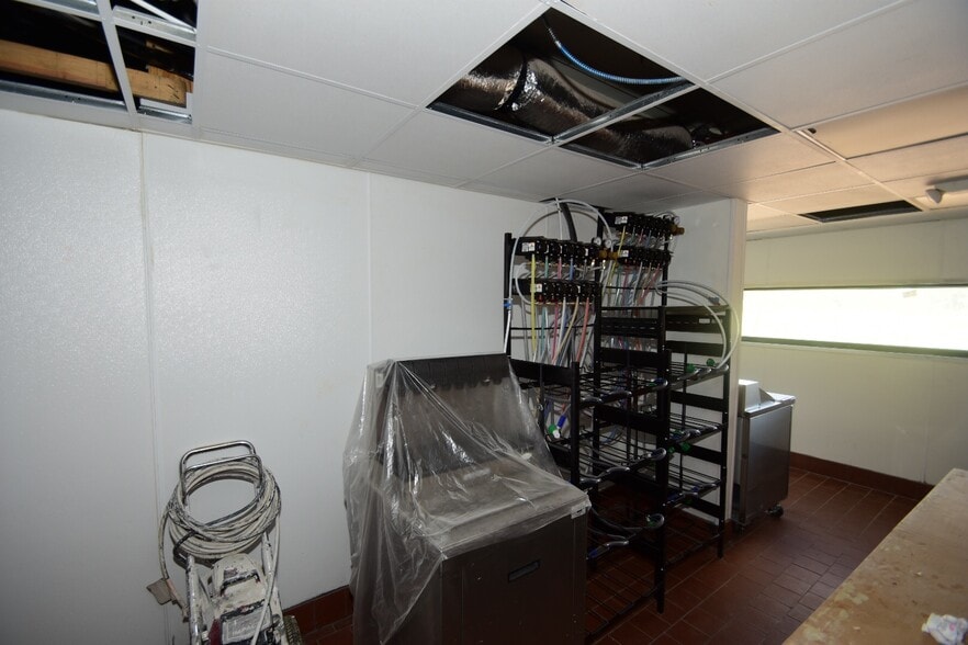 More Photos Of 18745 Redland Rd, San Antonio Restaurant For Sale