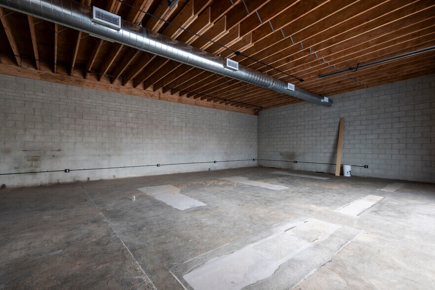 More Photos Of 8651-8655 Washington Blvd, Los Angeles Auto Repair For Lease