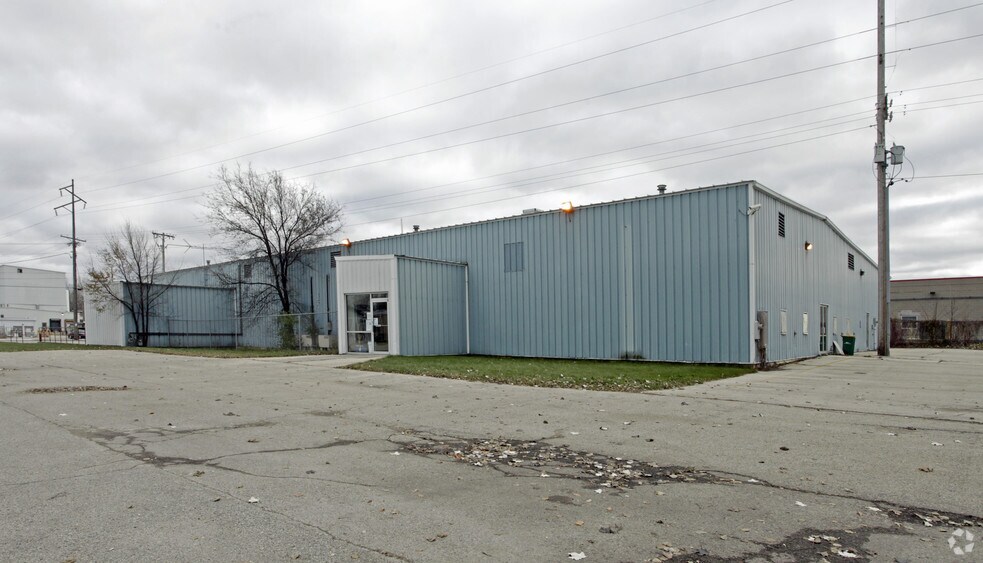 Primary Photo Of 520 N Main St, Fond Du Lac Warehouse For Lease
