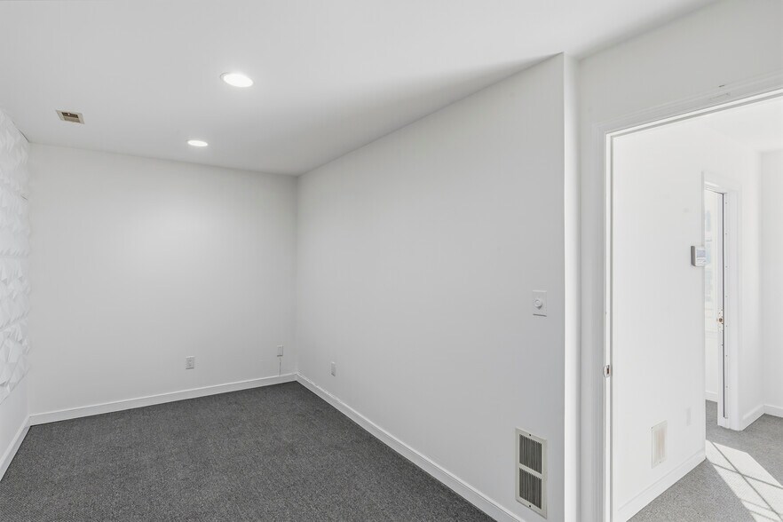 More Photos Of 801-809 Franklin St, Alexandria Loft Creative Space For Lease