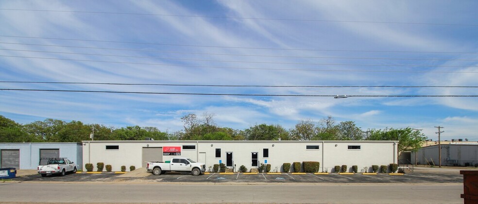 Primary Photo Of 2910 Edith Ln, Haltom City Light Manufacturing For Lease