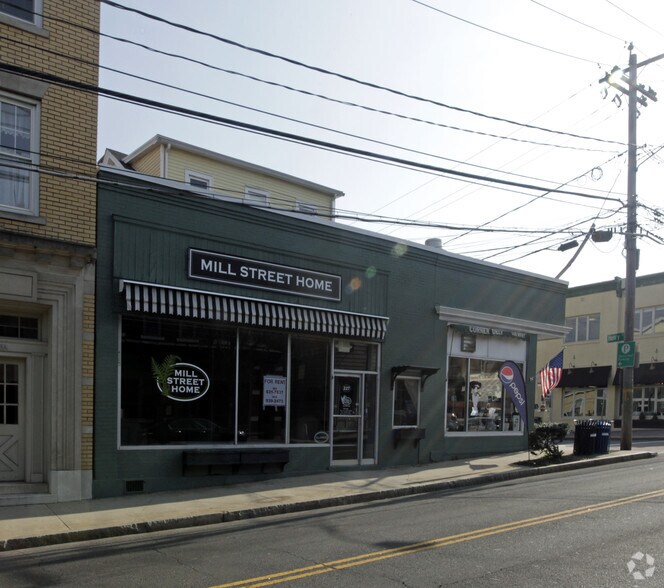 More Photos Of 229 Mill St, Greenwich Storefront Retail Residential For Lease