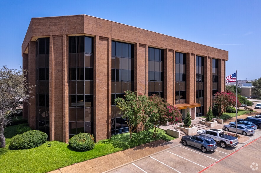 Primary Photo Of 13465 Midway Rd, Farmers Branch Office For Lease