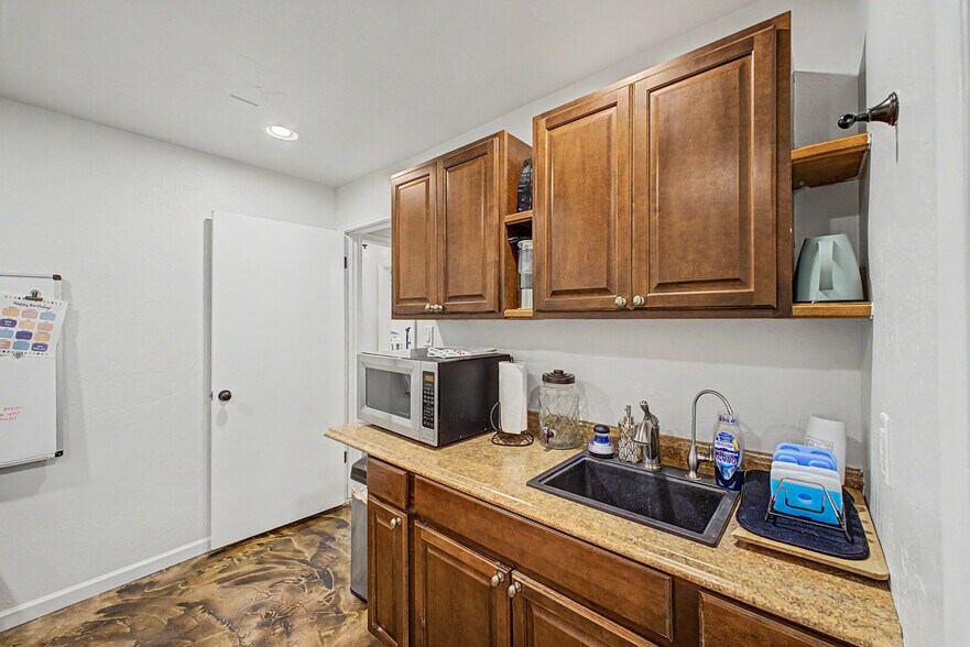 More Photos Of 7506 E Monterey Way, Scottsdale Office For Sale