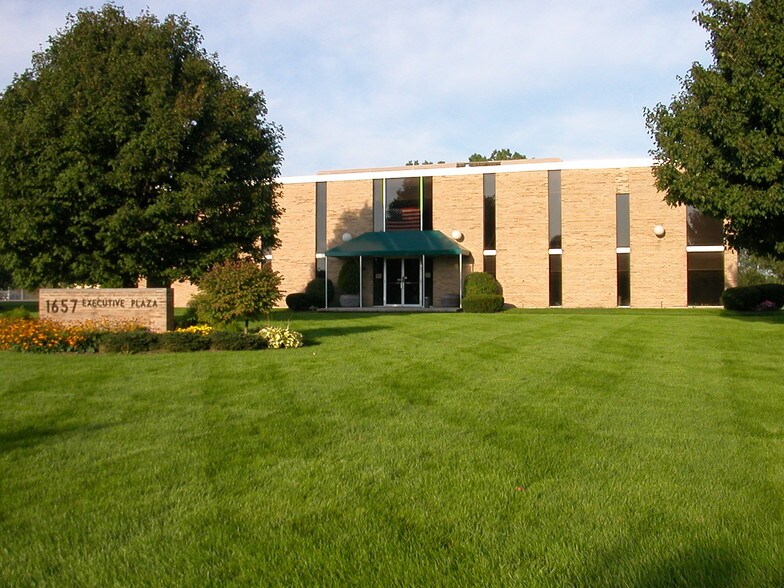 More Photos Of 1657 Commerce Dr, South Bend Coworking Space