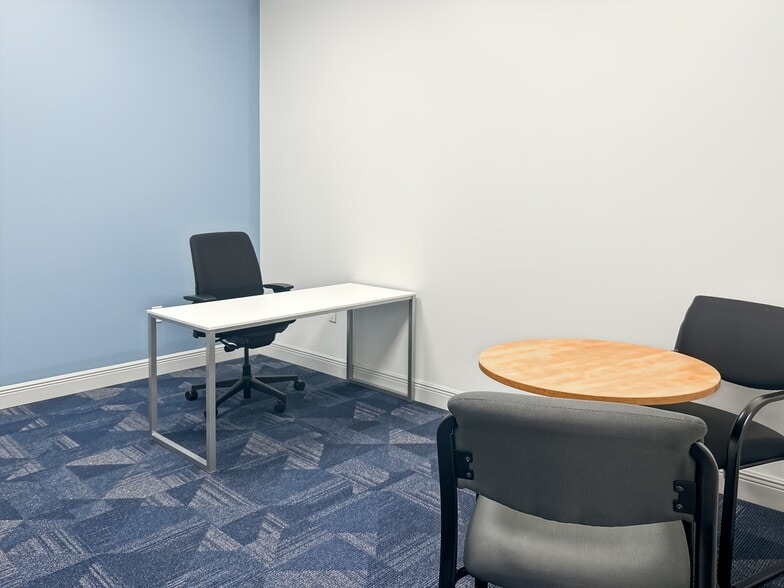 More Photos Of 3020 W New Haven Ave, Melbourne Coworking Space