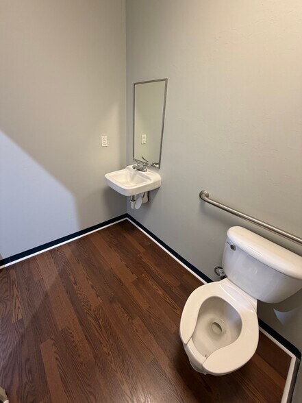 More Photos Of 17030 Alico Commerce Ct, Fort Myers Warehouse For Sale