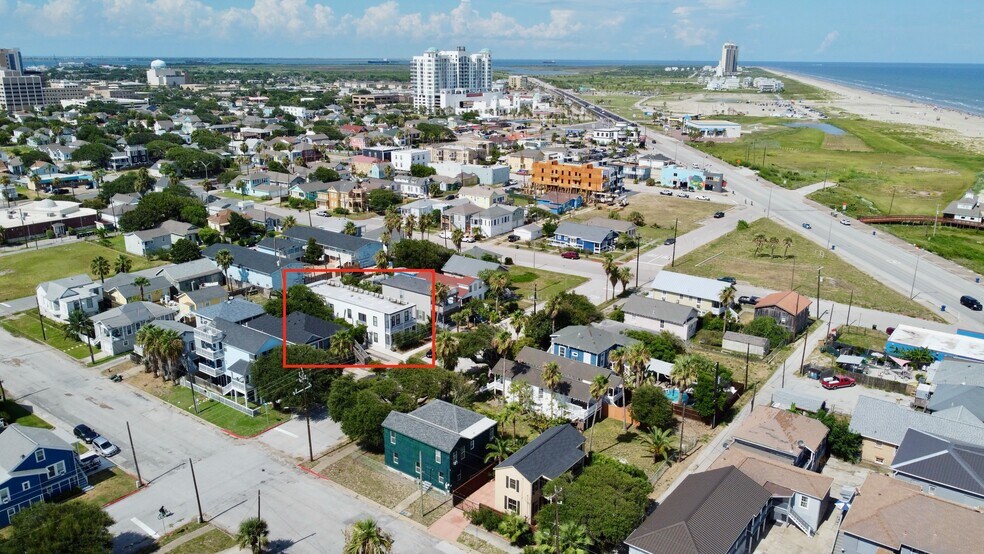 More Photos Of 920 Avenue L, Galveston Apartments For Sale