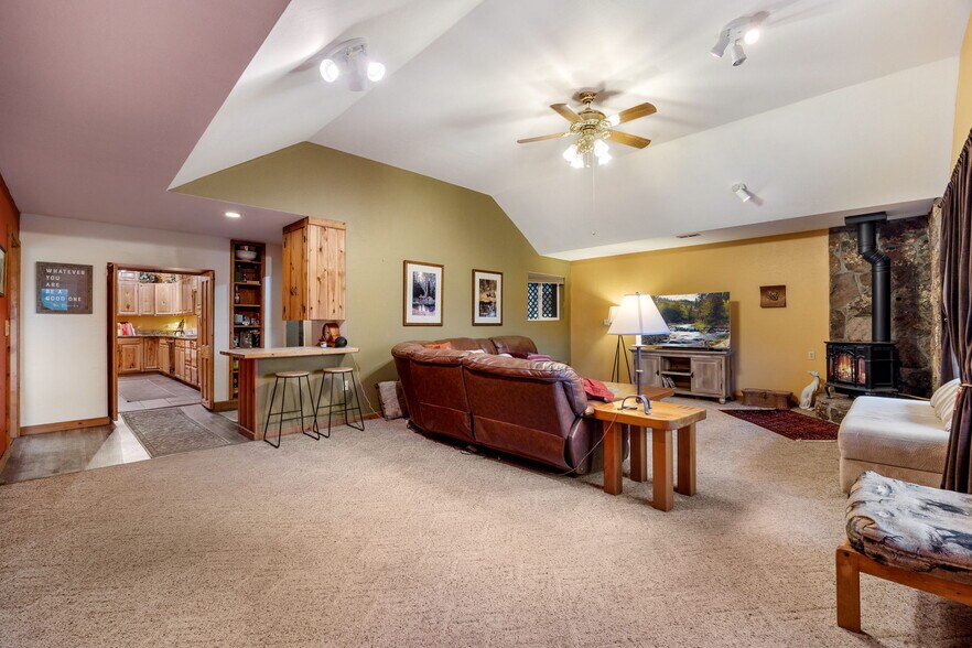 More Photos Of 140 Main St, Greer Specialty For Sale