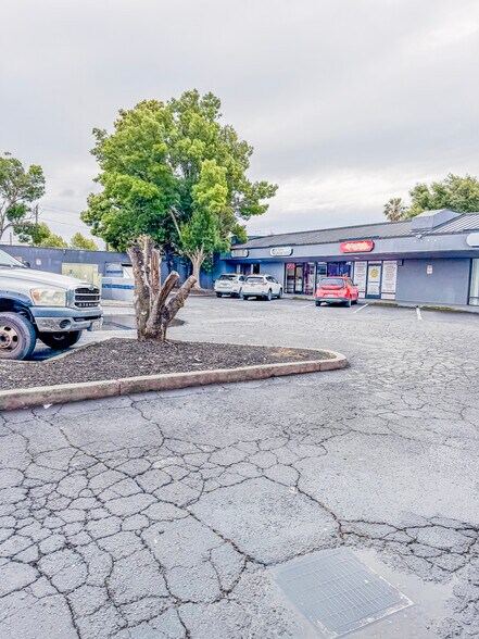More Photos Of 1615 W Texas St, Fairfield Office Residential For Lease
